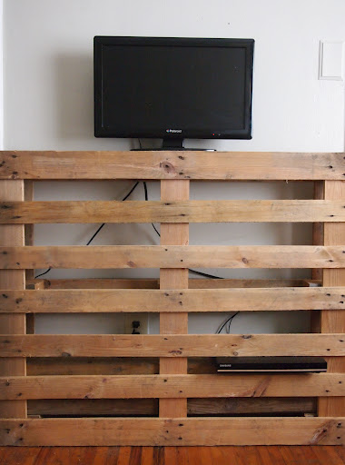 Pallet TV Stand Plans